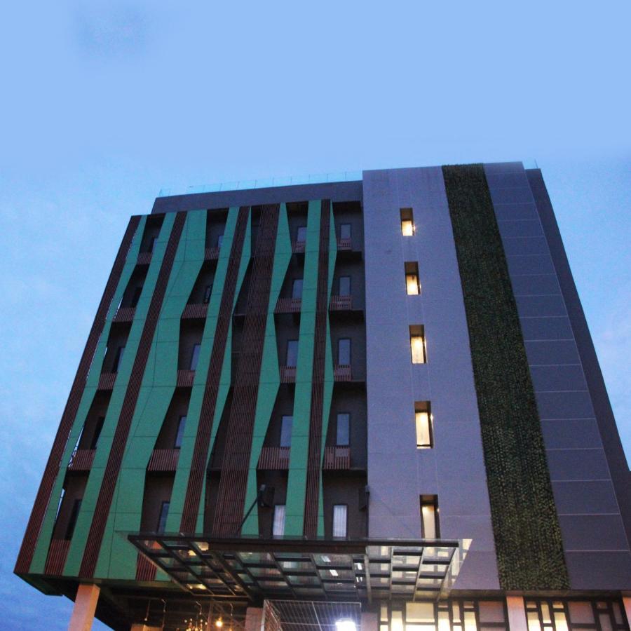 De Paris Hotel Medan Esterno foto