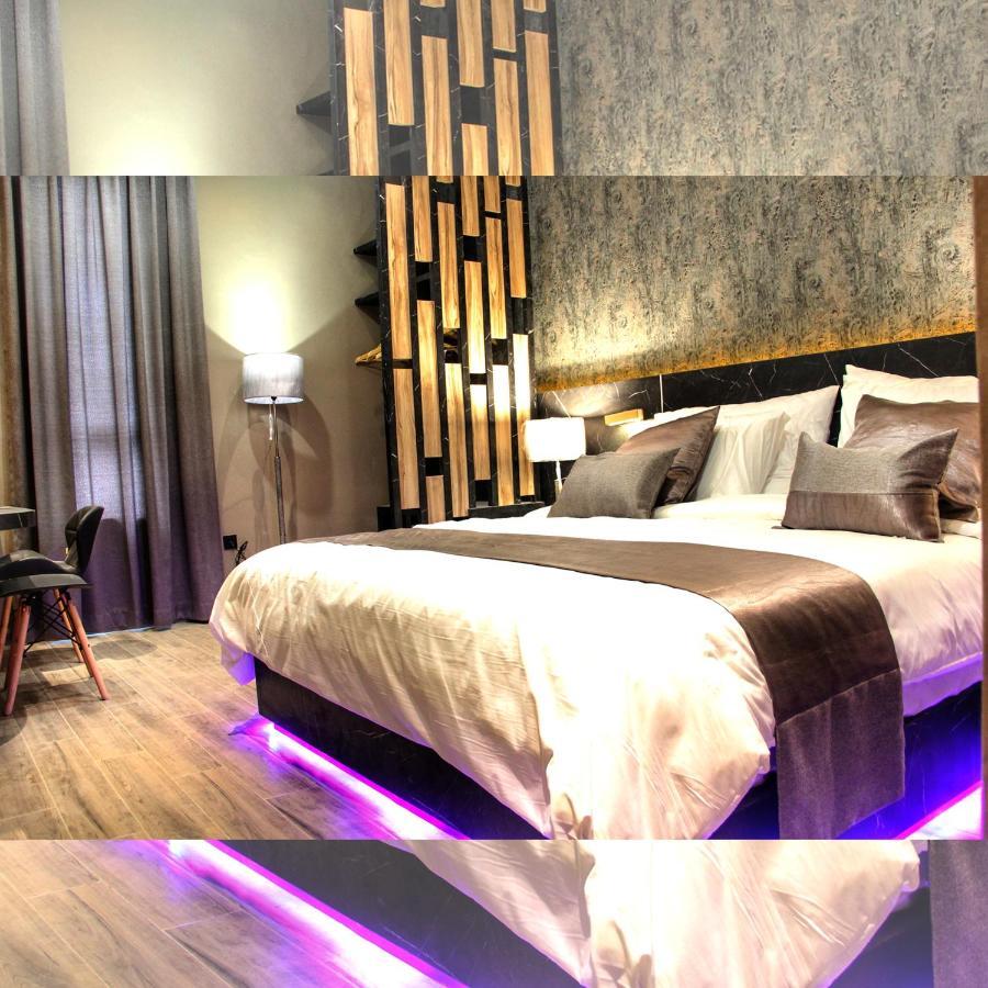 De Paris Hotel Medan Esterno foto