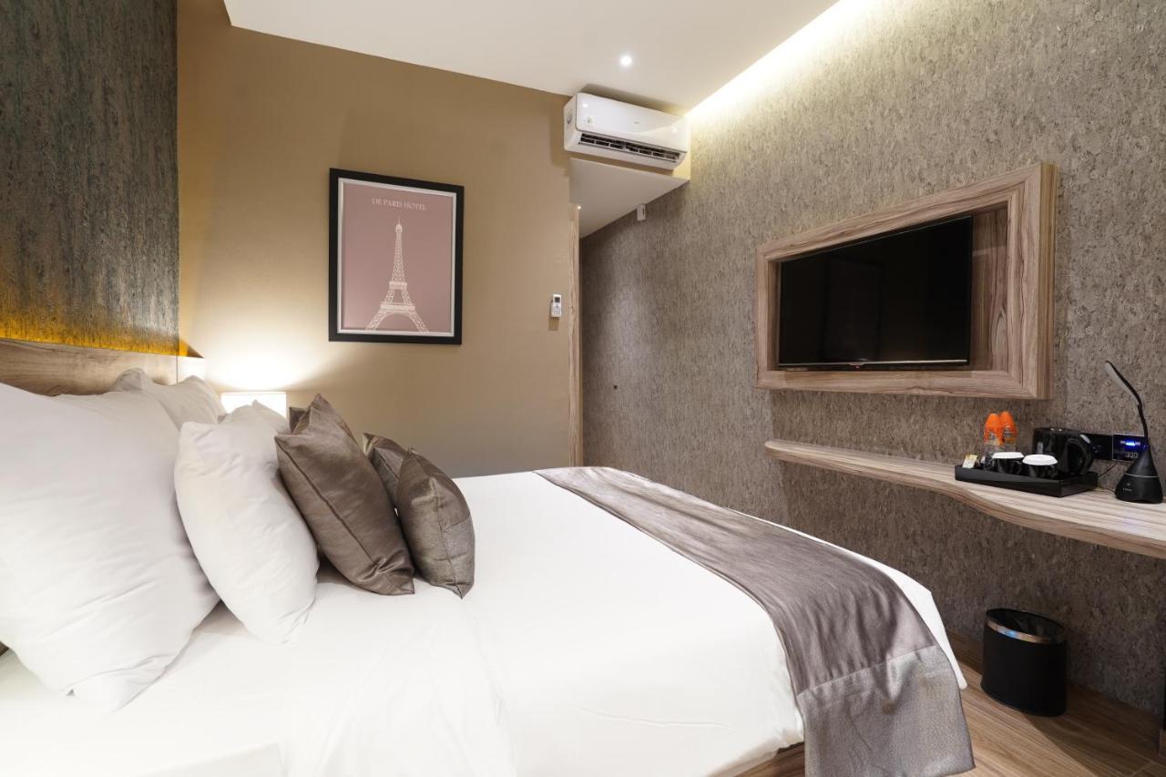 De Paris Hotel Medan Esterno foto