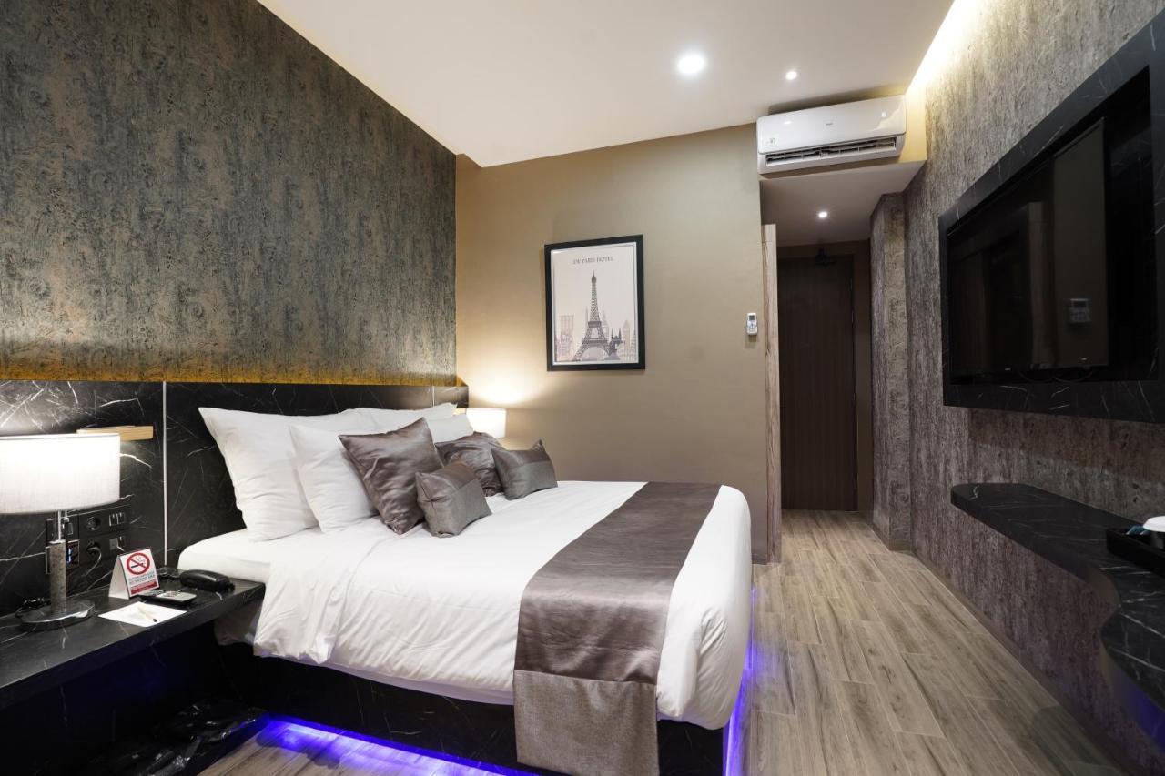 De Paris Hotel Medan Esterno foto