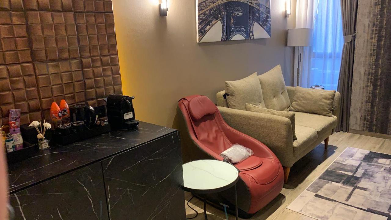 De Paris Hotel Medan Esterno foto