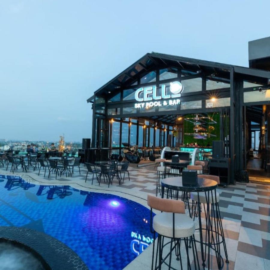 De Paris Hotel Medan Esterno foto